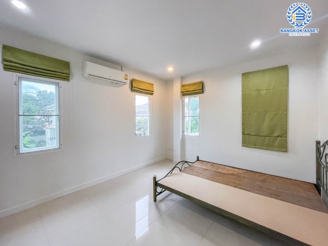 *****บ้านเดี่ยวมือสองนนทบุรี ราคาสุดคุ้ม! ม.เดอะลิฟวิ่ง2 บ้านกล้วย-ไทรน้อย เนื้อที่ถึง 60 ตร.ว. ฟังก์ชั่น 4 ห้องนอน 3 ห้องน้ำ บ้านสวย พร้อมอยู่ หน้าบ้านวิวสวน บนทำเลคุณภาพ! ติดถนนใหญ่ เดินทางสะดวกใกล้ถนนกาญจนาภิเษก ใกล้เซ็นทรัลเวสต์เกต และรถไฟฟ้าสถานีคลองบางไผ่